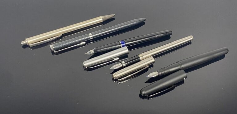 TOMBOW, BALLOGRAF, PELIKAN, etc - Lot de 3 stylos plume et 2 stylos bille en mé…