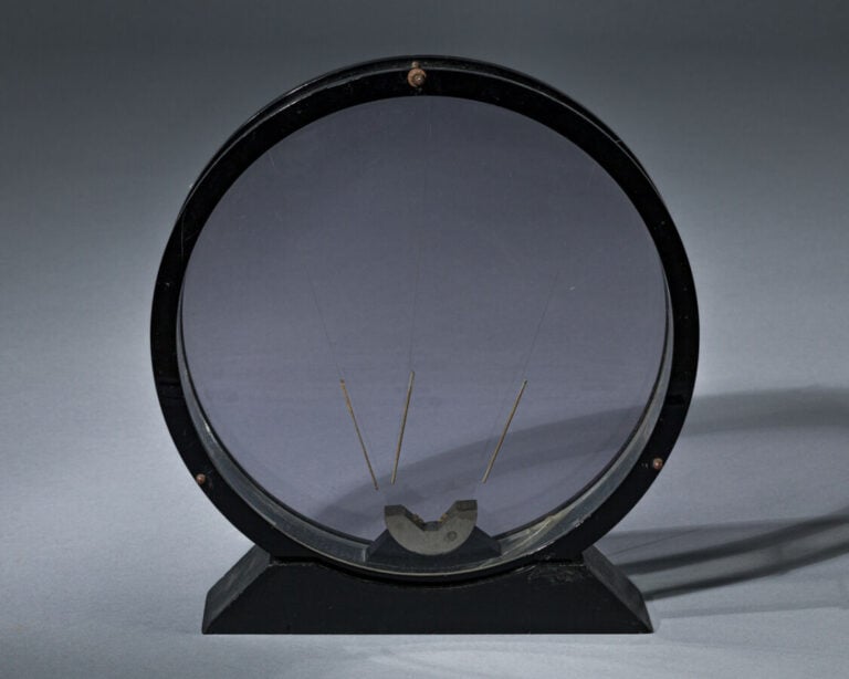 VASSILAKIS TAKIS (1925-2019) - Mobile frissonnant I, 1967 - Multiple, aimant, a…