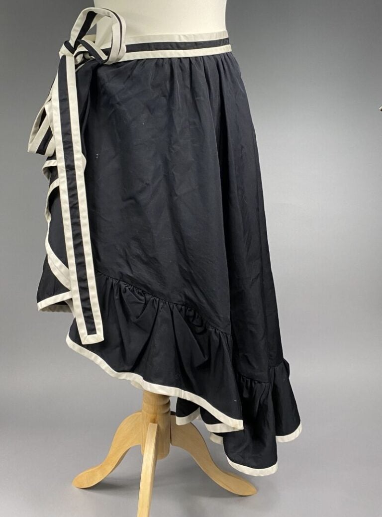 Yves SAINT LAURENT - Jupe en tissu noir et blanc - L : 77 cm
