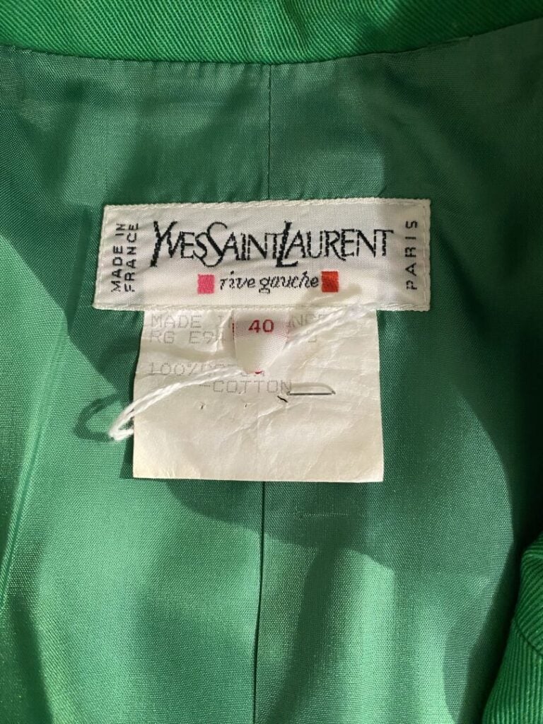 Yves SAINT LAURENT rive gauche - Chemisier à manches longues dans les tons vert…