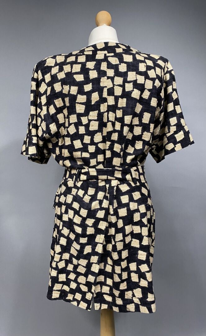 Yves SAINT LAURENT rive gauche - Robe en soie à manches courtes à motifs de car…