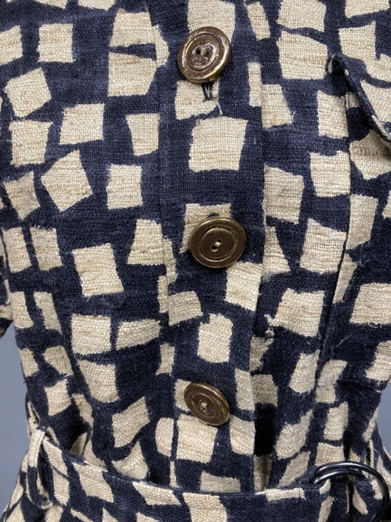 Yves SAINT LAURENT rive gauche - Robe en soie à manches courtes à motifs de car…