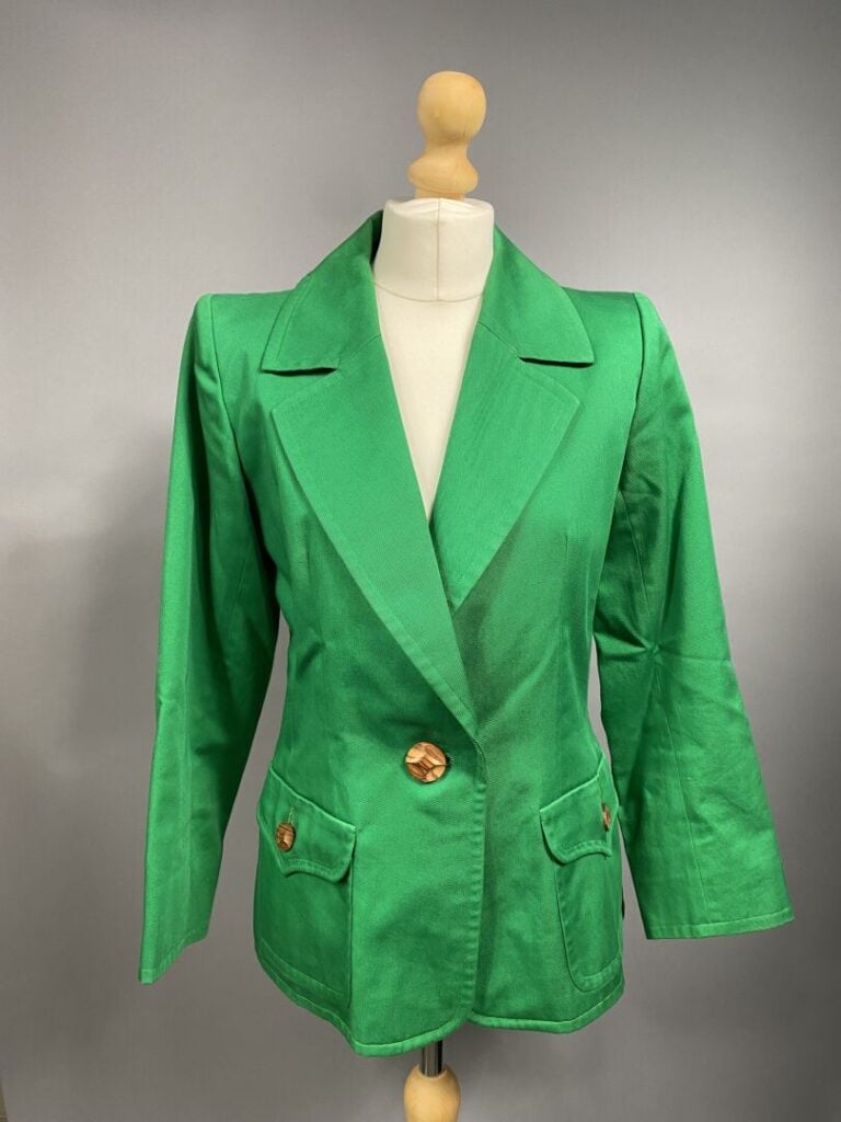 Yves SAINT LAURENT rive gauche - Veste tailleur en coton dans les tons vert, co…