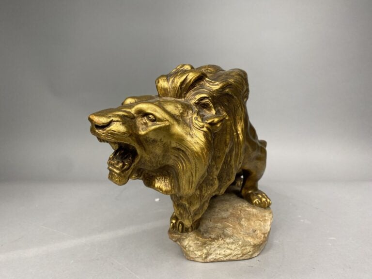 Antonio AMORGASTI (1880-1942), d'après - Lion rugissant - Terre cuite patinée -…