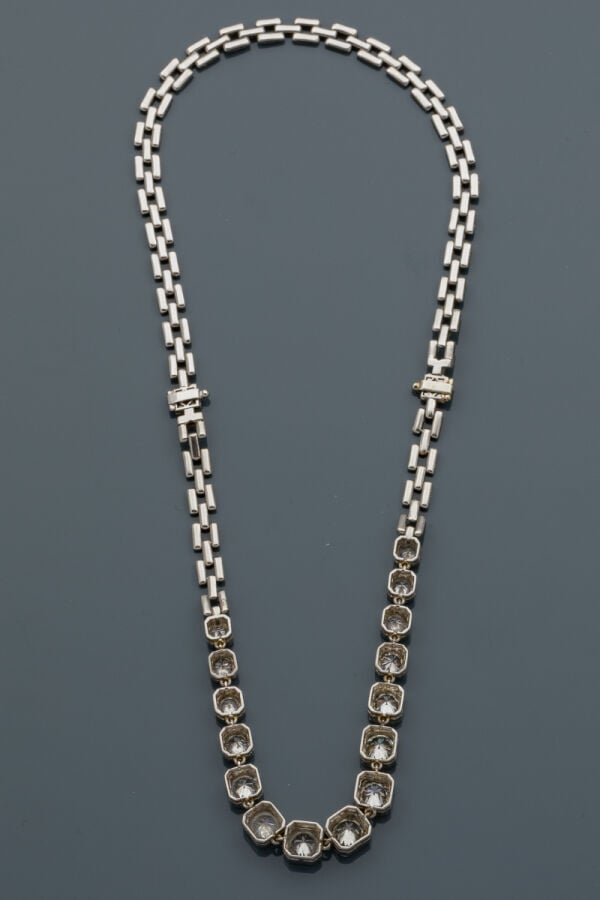 COLLIER ou deux BRACELETS en platine (950‰) et or gris (750‰) articulé, partiel…