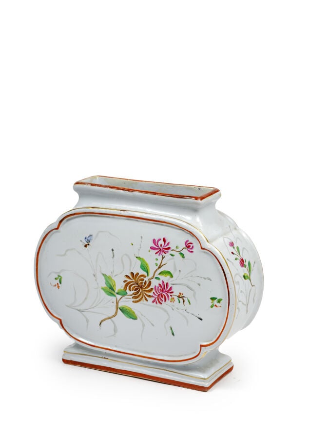 Emile GALLE (1846-1904) - Jardinière en faïence émaillé à décor japonisant sur…