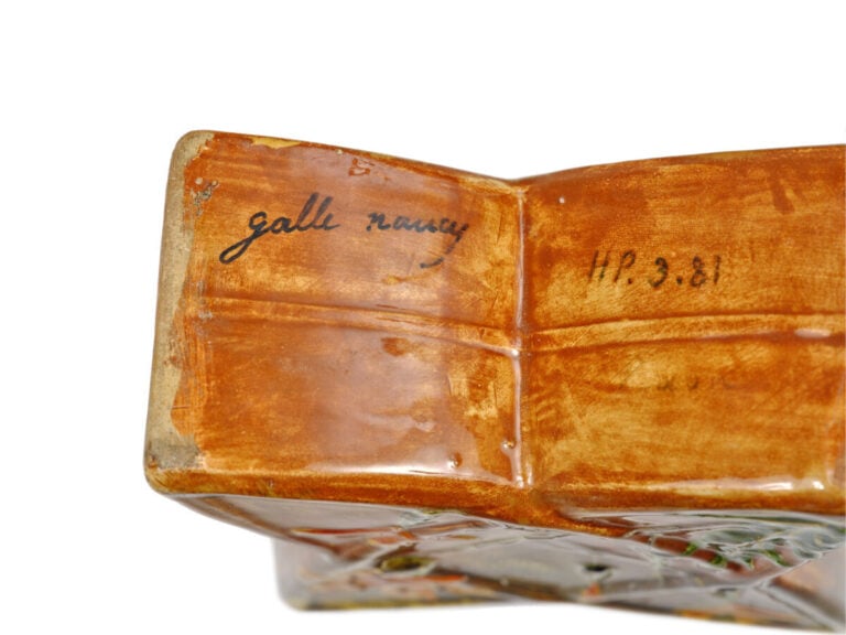 Emile GALLE (1846-1904) - Vase formant jardinière en faïence émaillée polychrom…
