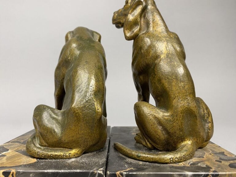 Emmanuel BOURCART - Paire de sujets en bronze doré représentant un couple de ch…