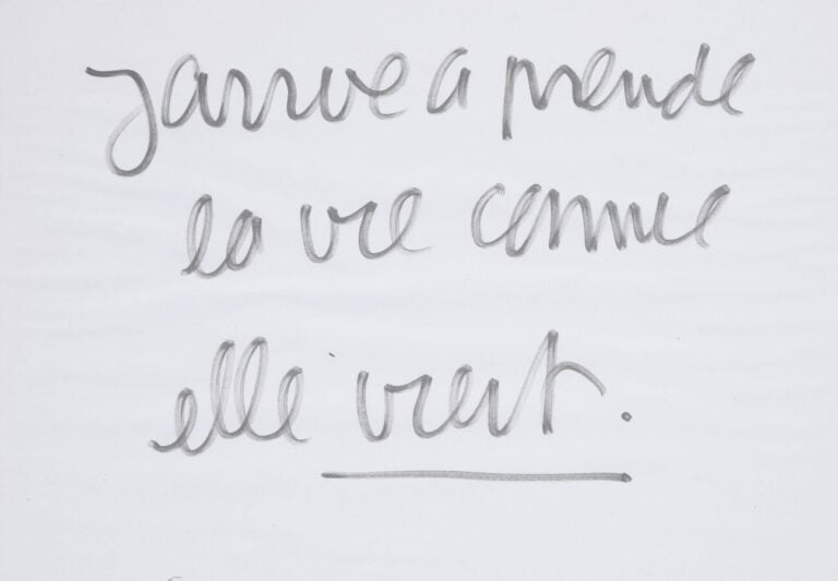 Ensemble de 11 écritures au feutre noir sur feuille A4 réalisées lors d'une - p…