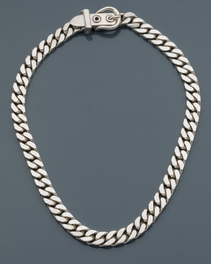 HERMES - COLLIER modèle "Sellier" en argent (925‰) à maille gourmette limée, fe…