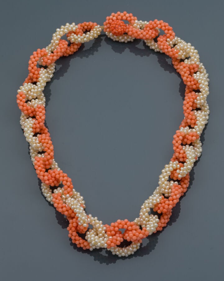 Important COLLIER "anneaux" composé de petites perles d'eau douce et perles ros…