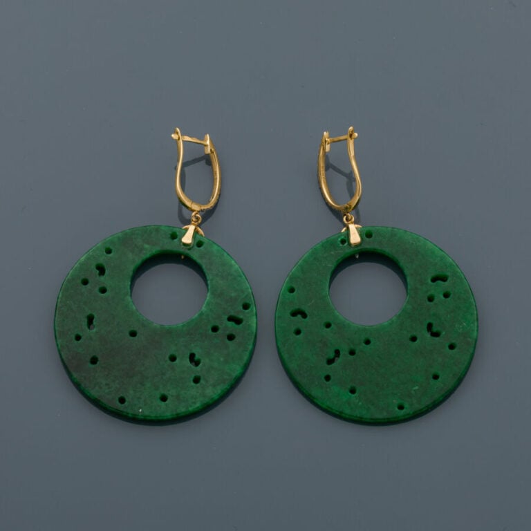 Importante paire de PENDANTS d'OREILLES en or jaune (750‰) serti de diamants ta…
