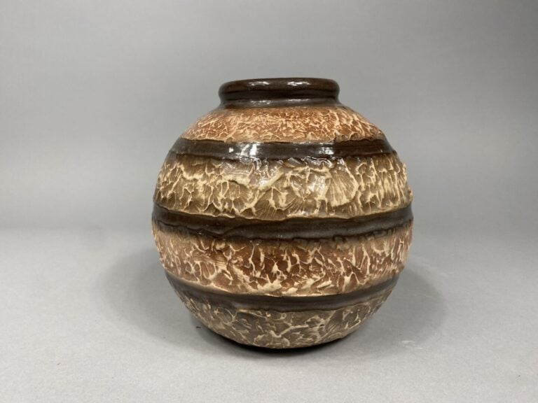 Jean BESNARD (1889-1958), dans le goût de - Vase boule en grés émaillé dans les…