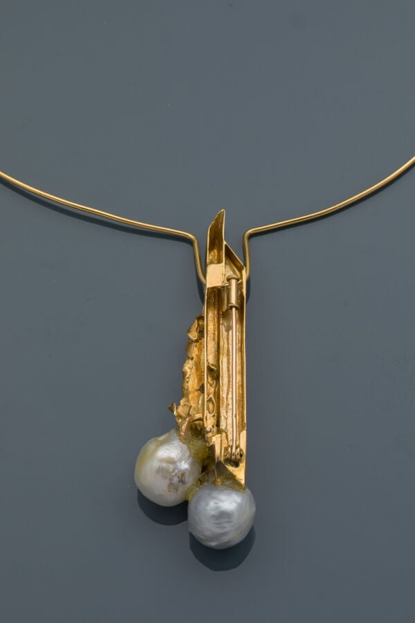 Jean VENDOME - COLLIER « câble » retenant un important PENDENTIF « sculpture »…