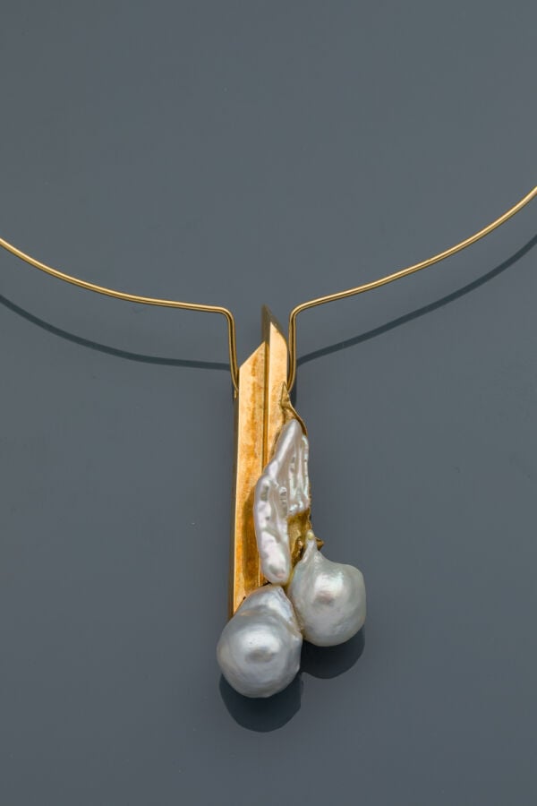 Jean VENDOME - COLLIER « câble » retenant un important PENDENTIF « sculpture »…