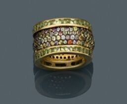 Large BAGUE en vermeil (min. 800‰) entièrement pavé de saphirs multicolores, so…