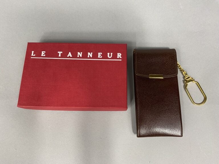 LE TANNEUR Paris - Etui à clefs en cuir dans les tons marron - H : 13.5 cm - (d…