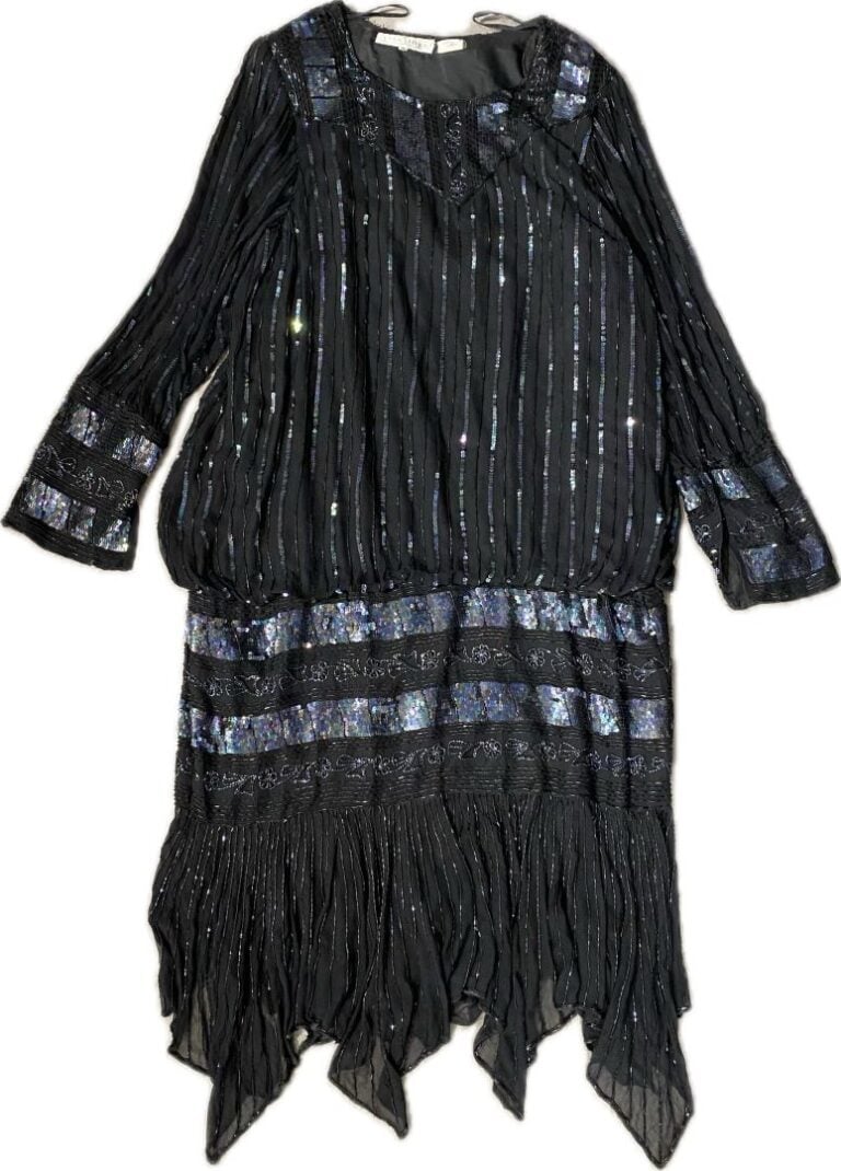 LISA TODD - Robe à manches longues en mousseline et sequins noir