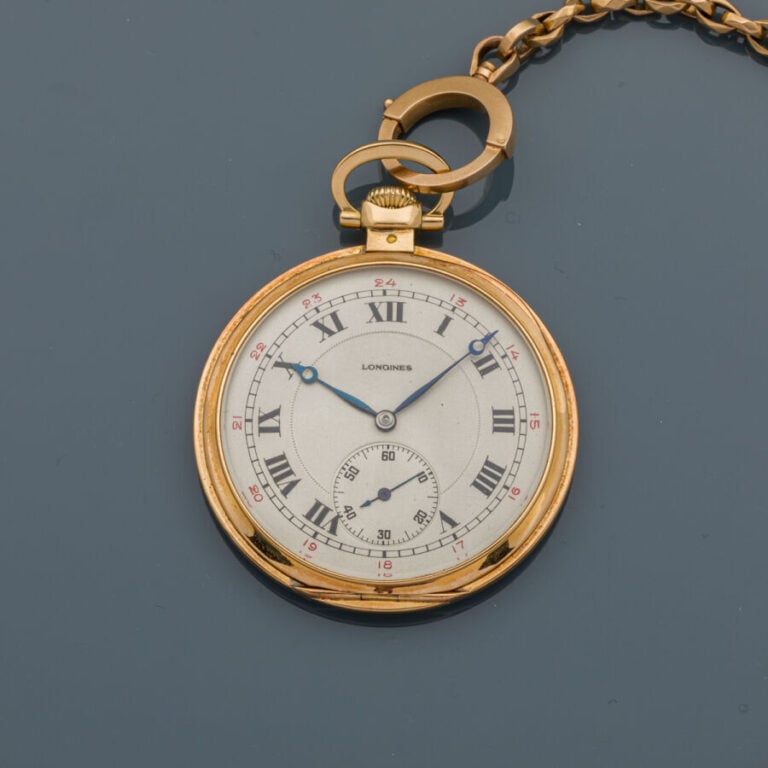 LONGINES - MONTRE de POCHE en or jaune (750‰) uni. Cadran satiné, double minute…
