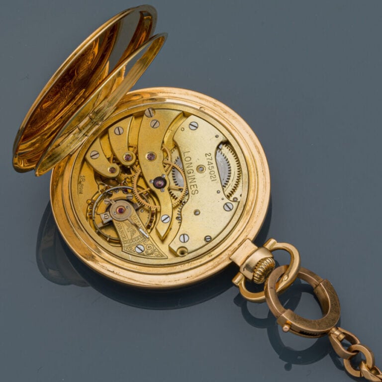 LONGINES - MONTRE de POCHE en or jaune (750‰) uni. Cadran satiné, double minute…