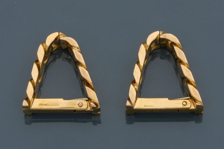 MAUBOUSSIN - Paire de BOUTONS de MANCHETTES "gourmette rigide" en or jaune (750…