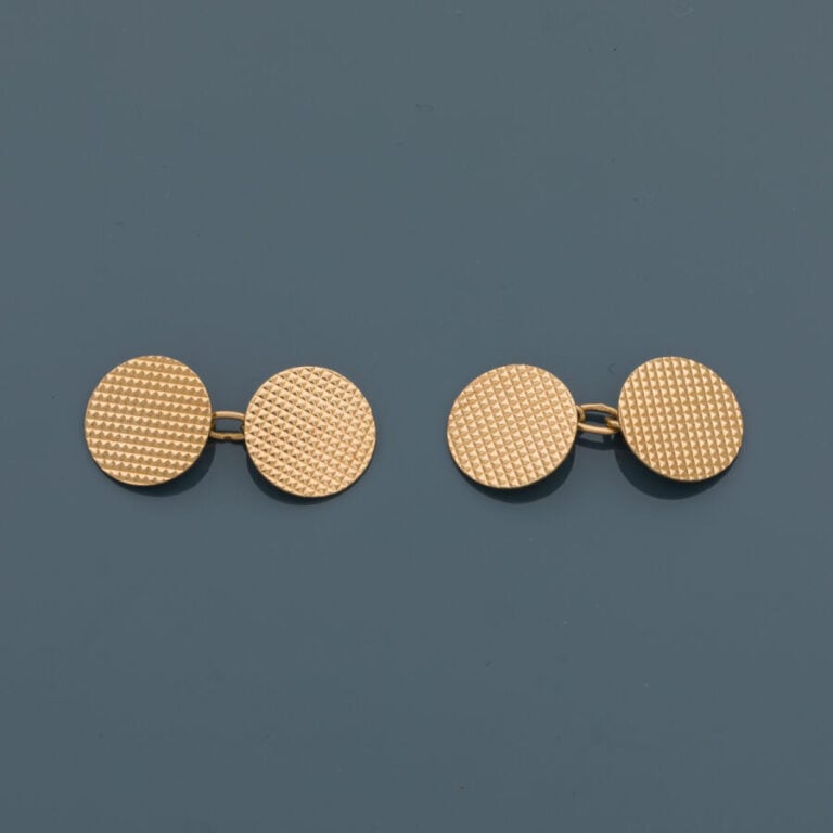 MELLERIO - Paire de BOUTONS de MANCHETTES circulaires en or jaune (750%) guillo…