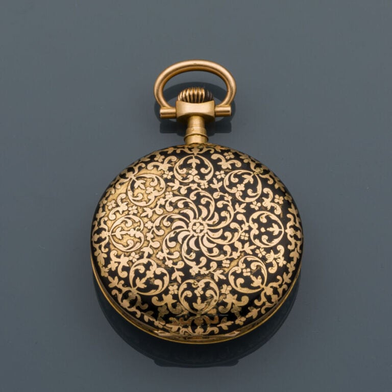 MONTRE de POCHE SAVONNETTE à l'ANGLAISE en or jaune (585‰) 14 carats, orné d'ém…