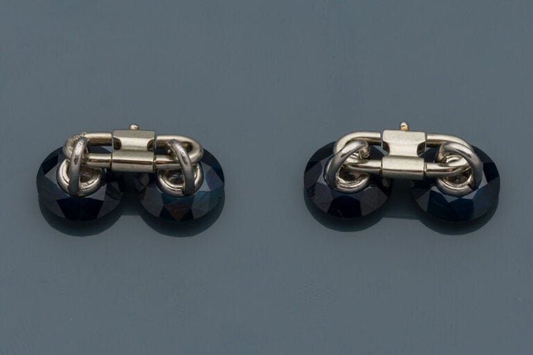 Paire de BOUTONS de MANCHETTES en or gris (750‰) et or gris (585‰) 14 carats, s…