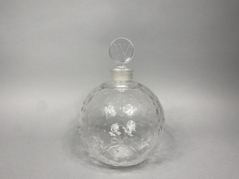 R LALIQUE, modèle pour les parfums WORTH - Important flacon de parfum en verre…