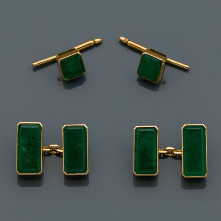 SET de SMOKING comprenant une paire de BOUTONS de MANCHETTES et une paire de BO…
