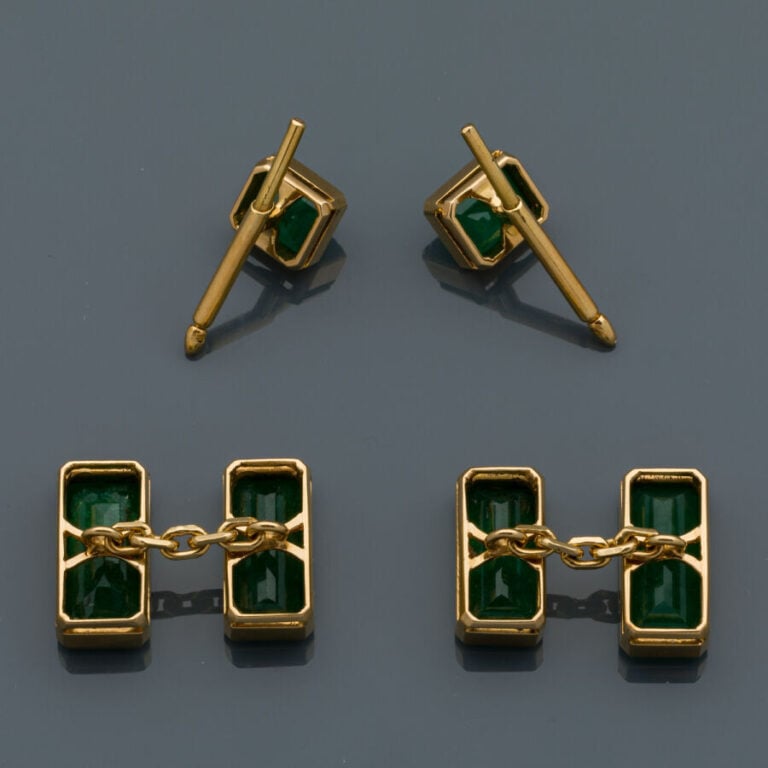 SET de SMOKING comprenant une paire de BOUTONS de MANCHETTES et une paire de BO…
