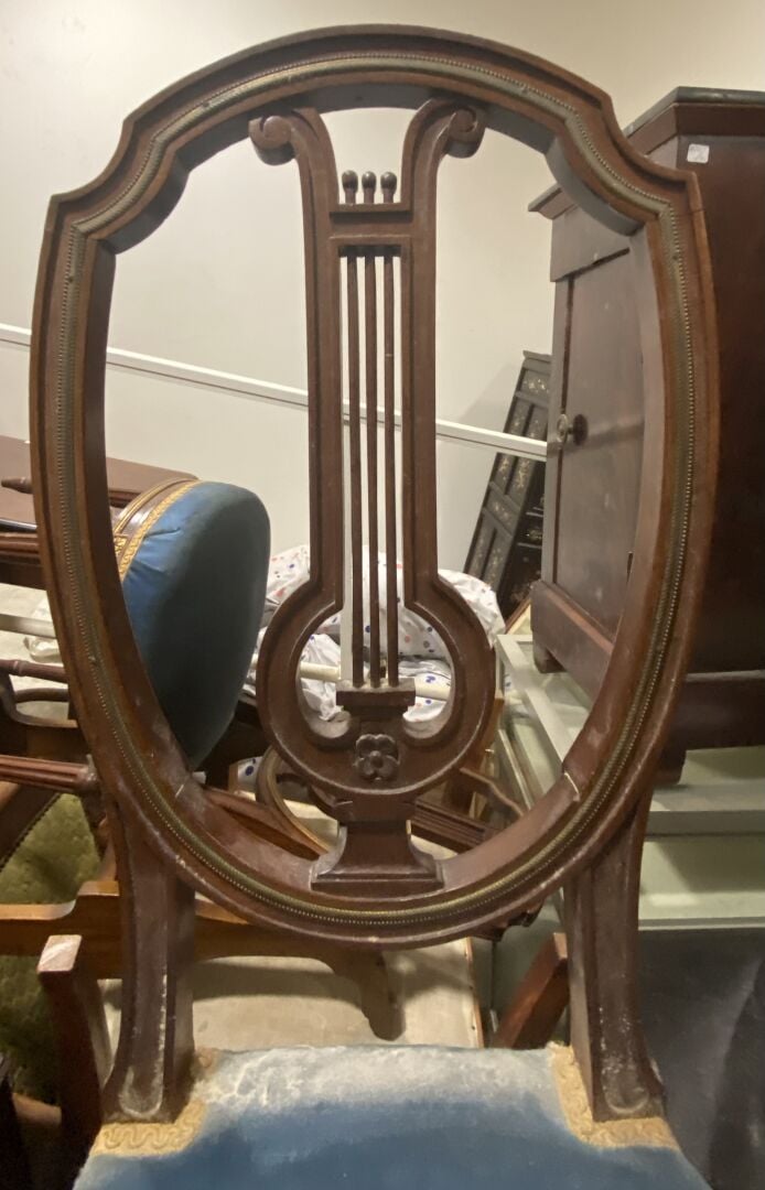 Chevet à un tiroir, piètement lyre - 68 x 34.5 x 27 cm - (usures, taches, sauts…