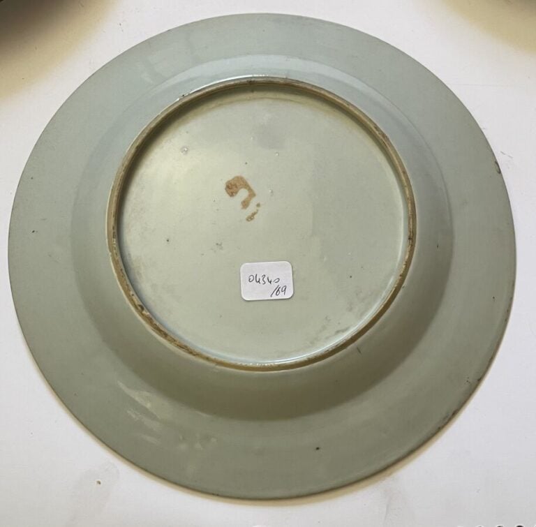 COMPAGNIE DES INDES, , assiette au Chinois - On joint deux assiettes de la fami…