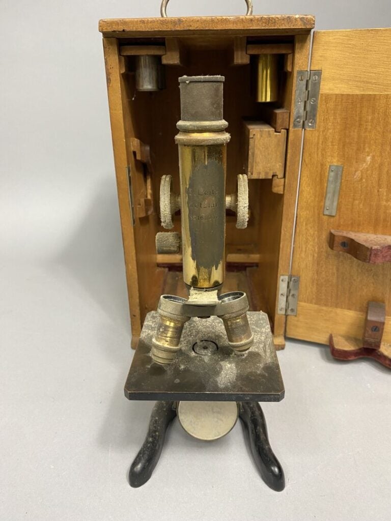 E.LEITZ WETZLAR N°2162316 - Microscope - H : 30 cm - (poussière, usures, en l'é…