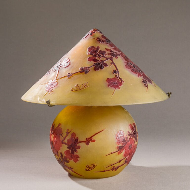 ÉTABLISSEMENTS GALLÉ - « Branches de pommier du Japon en fleurs » - Rare lampe…