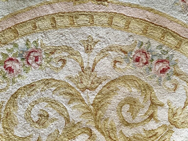 Grand tapis circulaire, travail européen