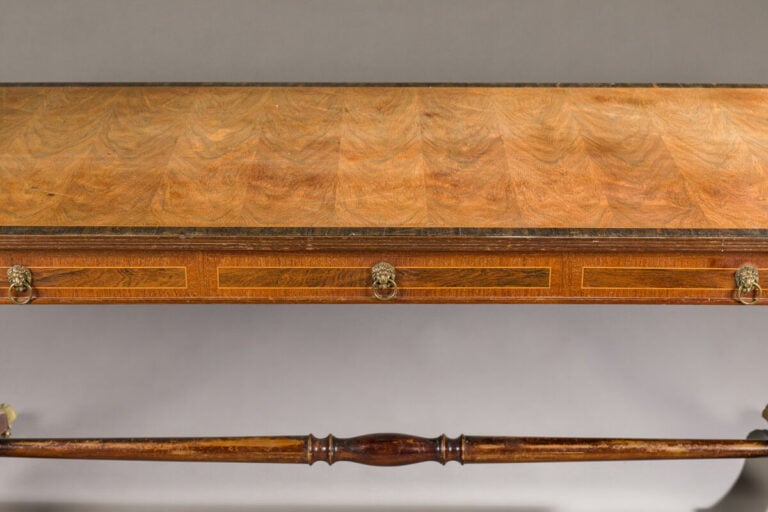 Longue table de salle a - manger de style anglais