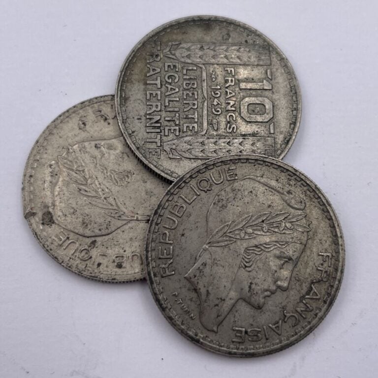 Lot de 30 Pièces comprenant : - - FRANCE - - 11 pièces de 20 francs Turin 7x193…