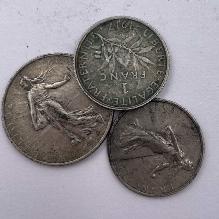 Lot de 30 Pièces comprenant : - - FRANCE - - 11 pièces de 20 francs Turin 7x193…