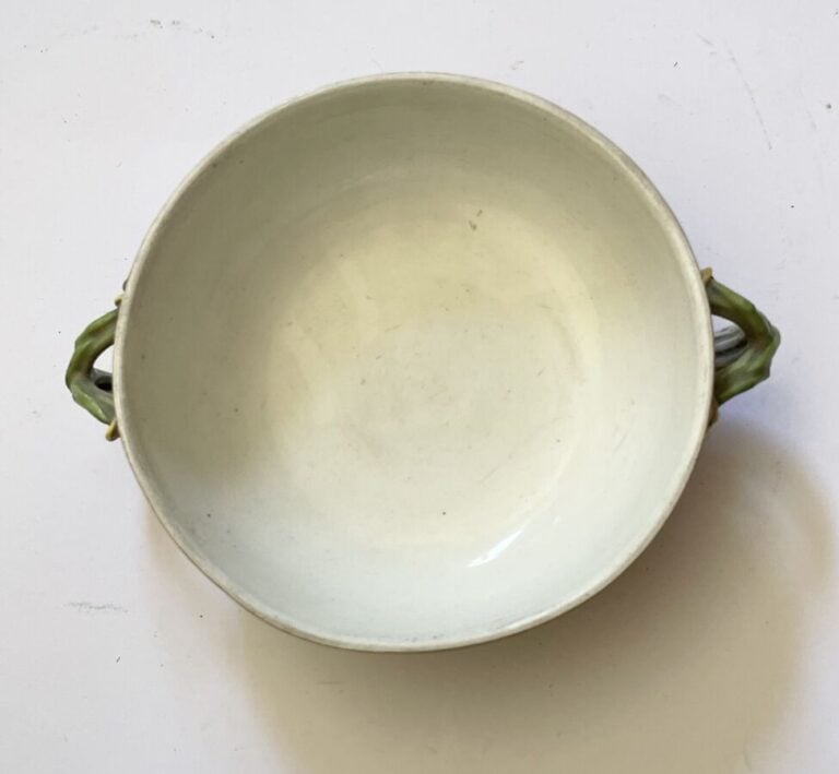MEISSEN. - Ecuelle et bouillon (manque le couvercle), sans doute XVIIIe siècle