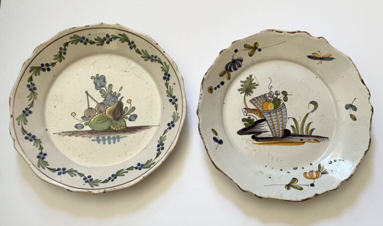 NEVERS - Deux ASSIETTES à décor de fruits