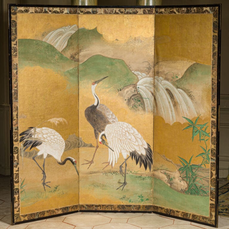 Paravent japonais à trois feuilles à motif de grues sur fond or - Dimension d'u…