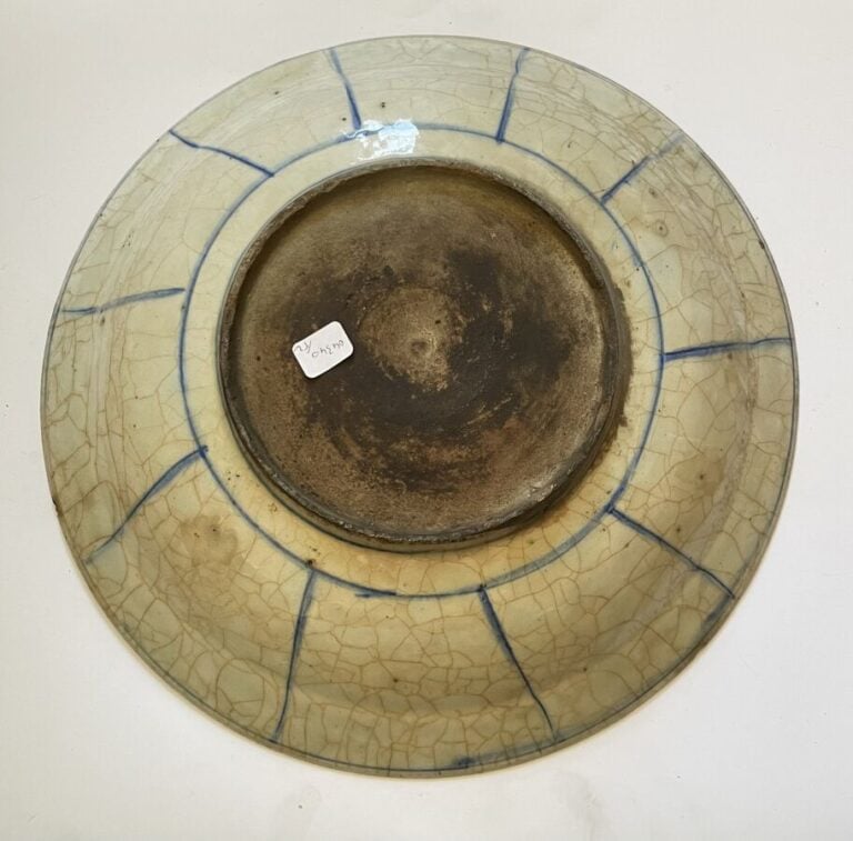 PERSE - Lot de deux plats en céramique - Diamètres : 34 et 35 cm - (Accidents)…