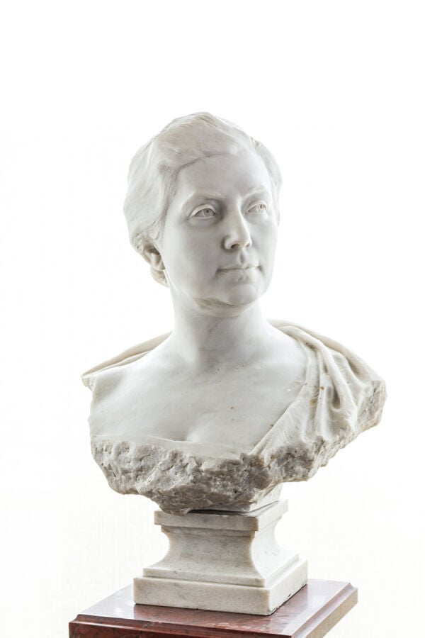 RAOUL VERLET (1857-1923) - Buste de femme - Marbre - 75 cm