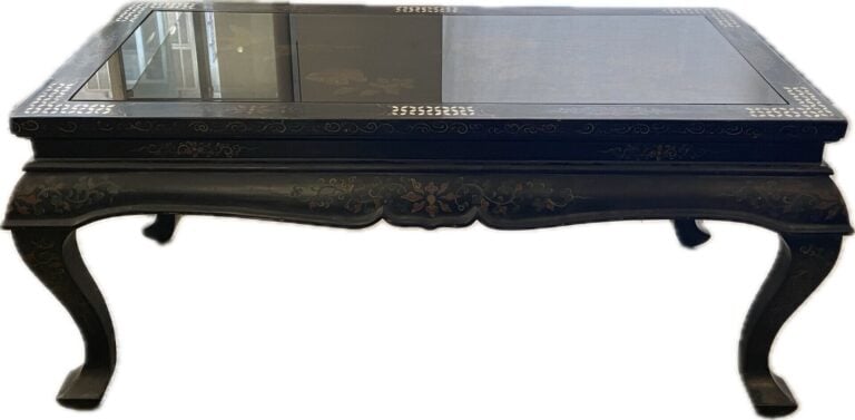 Table basse en bois laqué noir style chinois - 46.5 x 106.5 x 56 cm - (usures)