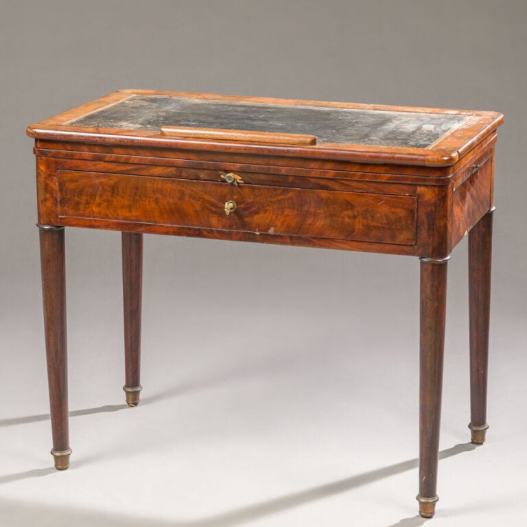 Table dite « à la Tronchin » en acajou et placage d'acajou ; de forme - rectang…