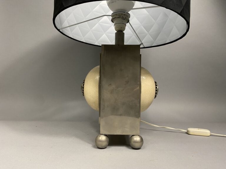 Anthony REDMILE (né en 1940) - Pied de lampe en métal chromé et incrustation d'…