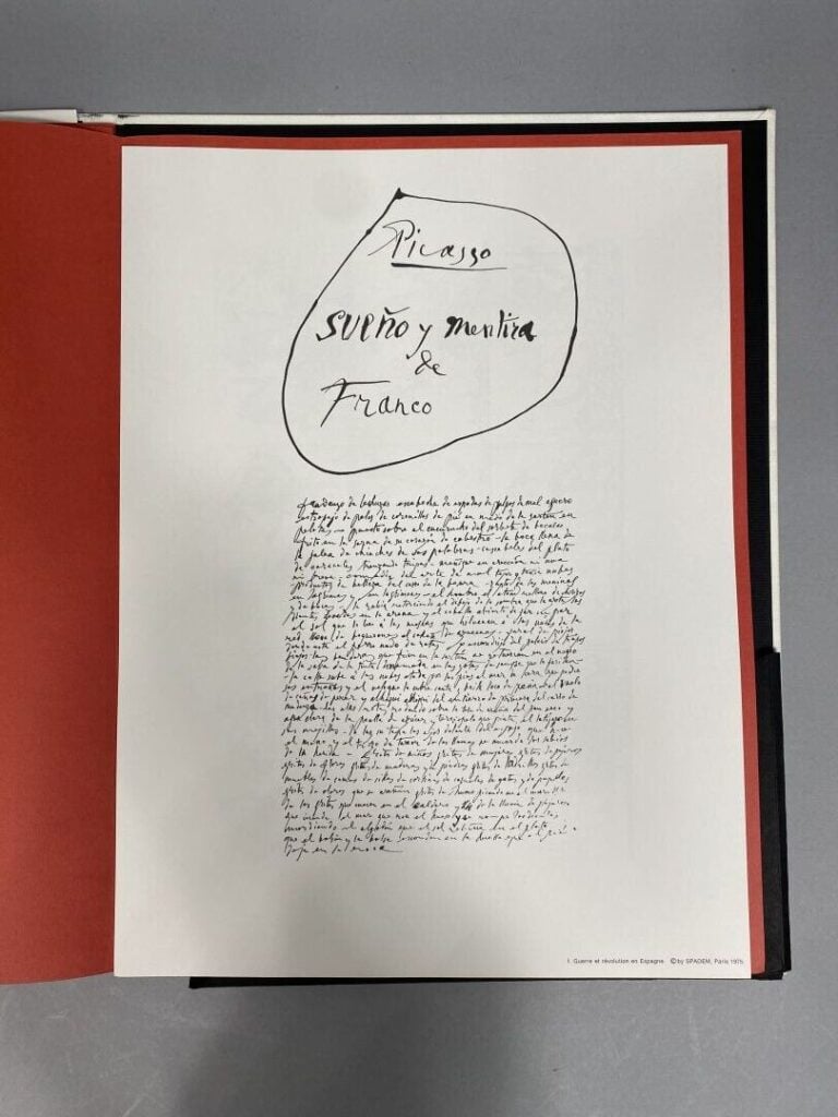 GUERRE ET REVOLUTION EN ESPAGNE - Chemise in-folio de tissu imprimé (compositio…