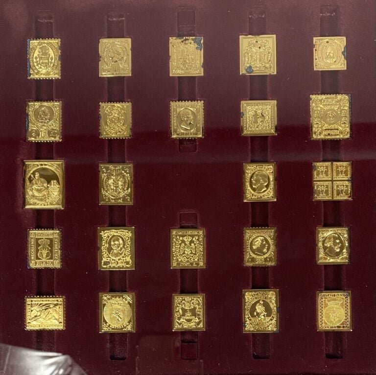 Le Médailler Franklin - Les premiers timbres du monde en vermeil - Emises par l…
