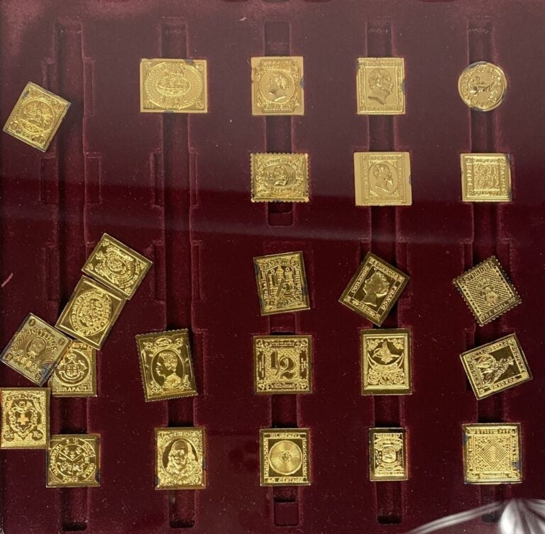 Le Médailler Franklin - Les premiers timbres du monde en vermeil - Emises par l…
